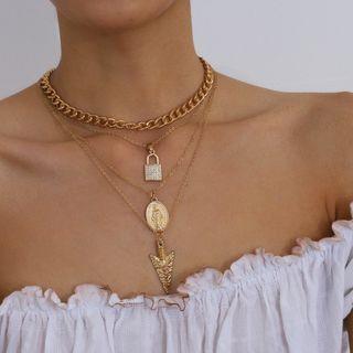 Rhinestone Pendant Layered Choker Necklace