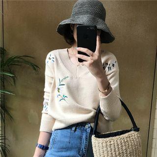 V-neck Embroidered Knit Top