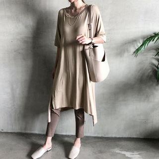 Scoop-neck Dip-back T-shirt Dress
