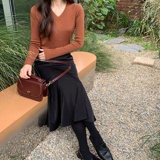 Colored V-neck Slim-fit Knit Top