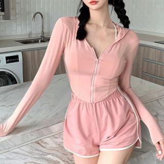 Cropped Zip-up Hoodie / Wide-leg Sweatshorts