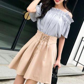 Off Shoulder Short-sleeve Top / A-line Skirt / Set
