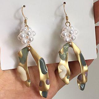 Beaded Earring K55 - 1 Pair - One Size