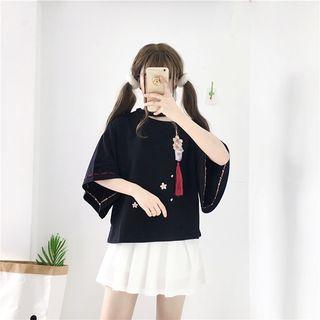 Elbow-sleeve Tassel-applique T-shirt