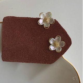 Acrylic Flower Earring 1 Pair - Silver Stud - Gold & White - One Size