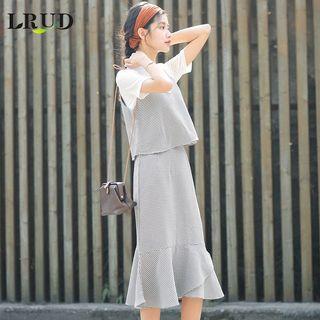 Set: Plaid Camisole Top + Midi Skirt + Plain Short Sleeve Top
