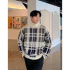 Turtle-neck Checked Boxy Sweater