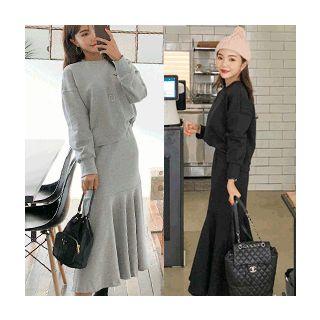 Set: Round-neck Pullover + Band-waist Ruffle-hem Skirt