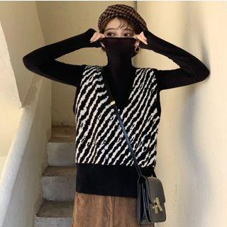 High-neck Plain T-shirt / Knit Vest