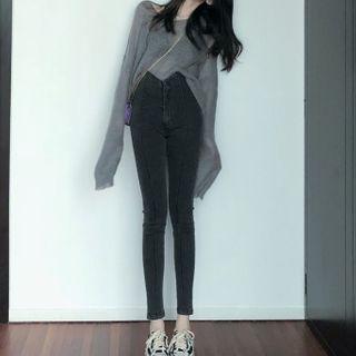 Long-sleeve Ribbed Sweater / High-waist Skinny Jeans