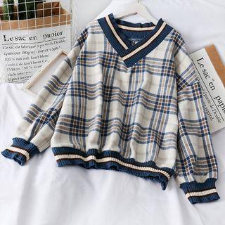 Checker V-neck Knit Top