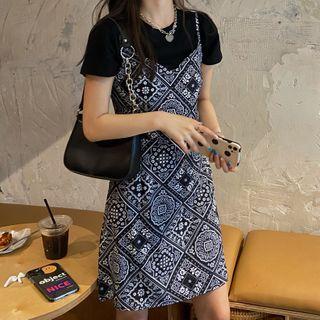 Short-sleeve T-shirt / Spaghetti Strap Paisley Print Dress