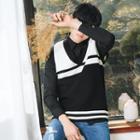 Two Tone V-neck Knit Vest