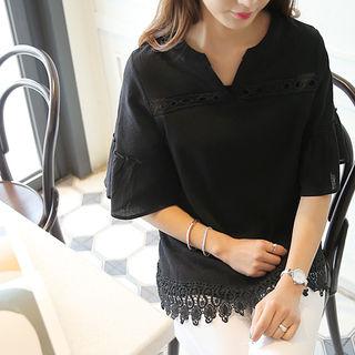 Ruffle-sleeve Lace-hem Top