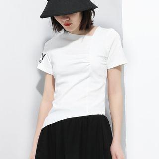 Asymmetric Lettering Short-sleeve T-shirt