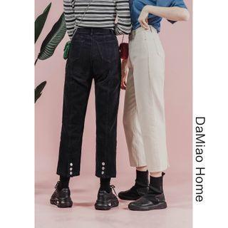 Button-hem Straight-cut Crop Jeans