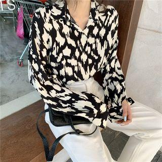 Print Long-sleeve Loose-fit Shirt / Turtle-neck Sweater / Plain Jeans