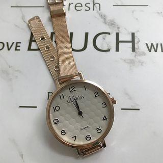 Textured Watch Face Milanese Strap Watch