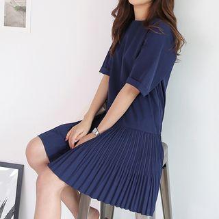 Elbow-sleeve Pleated-hem Dress