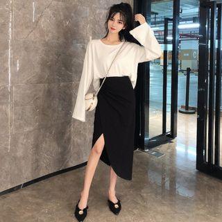 Long-sleeve T-shirt / Asymmetric Midi Skirt