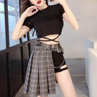 Short-sleeve Crop T-shirt / Pleated Skirt / Shorts / Belt