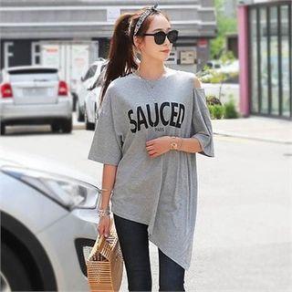 Cutaway-shoulder Asymmetric-hem Lettering Top