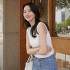 Round / V-neck Sleeveless Knit Top