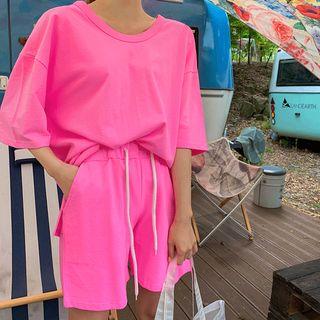 Set: Neon Boxy T-shirt + Sweatshorts