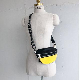 Two-tone Chain-trim Bodycross Bag Yellow - One Size