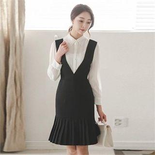 Deep V-neck Pleated-hem Jumper Dress