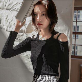 Long-sleeve Cold Shoulder Knit Top Gray - One Size