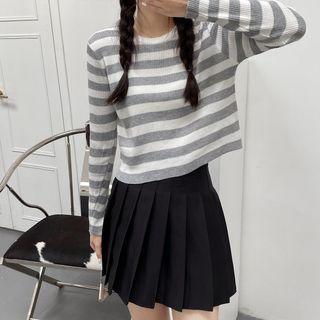 Round-neck Two Tone Striped Cropped Knit Top