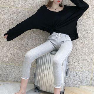 Long-sleeve V-neck T-shirt / Drawstring Piped Pants