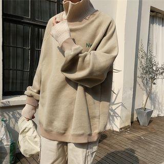 Mock Two-piece Lettering Turtleneck Sweatshirt