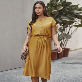 Plus Size Buttoned Short-sleeve Midi A-line Dress