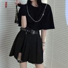 Short-sleeve Chained T-shirt / Pleated Skirt