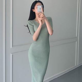 Short-sleeve Slim Fit Knitted Dress