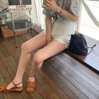 Cutout-hem Zip-fly Linen Shorts