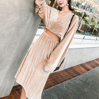 V-neck Long-sleeve Pleated Midi Dress