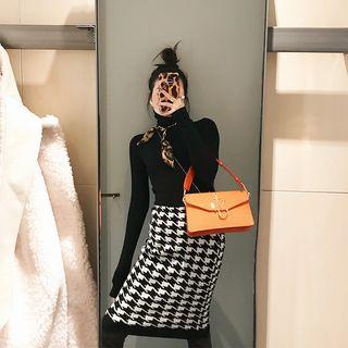 Houndstooth Midi Knit Skirt