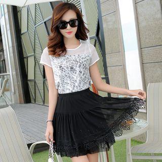 Perforated Panel Printed Short Sleeve T-shirt