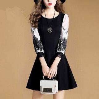 Panel 3/4-sleeve Lace Dress