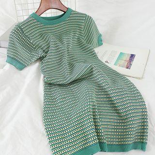 Short-sleeve Patterned Knit Dress Green - One Size