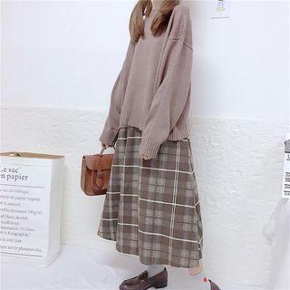 Plain Sweater / Midi A-line Plaid Skirt