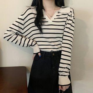 V-neck Striped Knit T-shirt