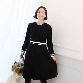 Contrast-trim Flare Dress Black - One Size