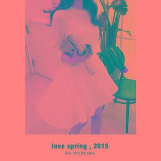 Round-neck Dip-back Lace Dress