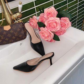 Pointy-toe Spool-heel Mules