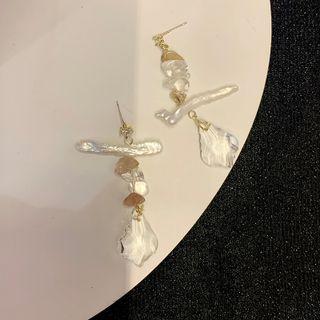 Asymmetrical Drop Earring 1 Pair - Asymmetric - Transparent - One Size