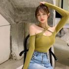 Off-shoulder Long-sleeve Slim-fit Top - 2 Colors